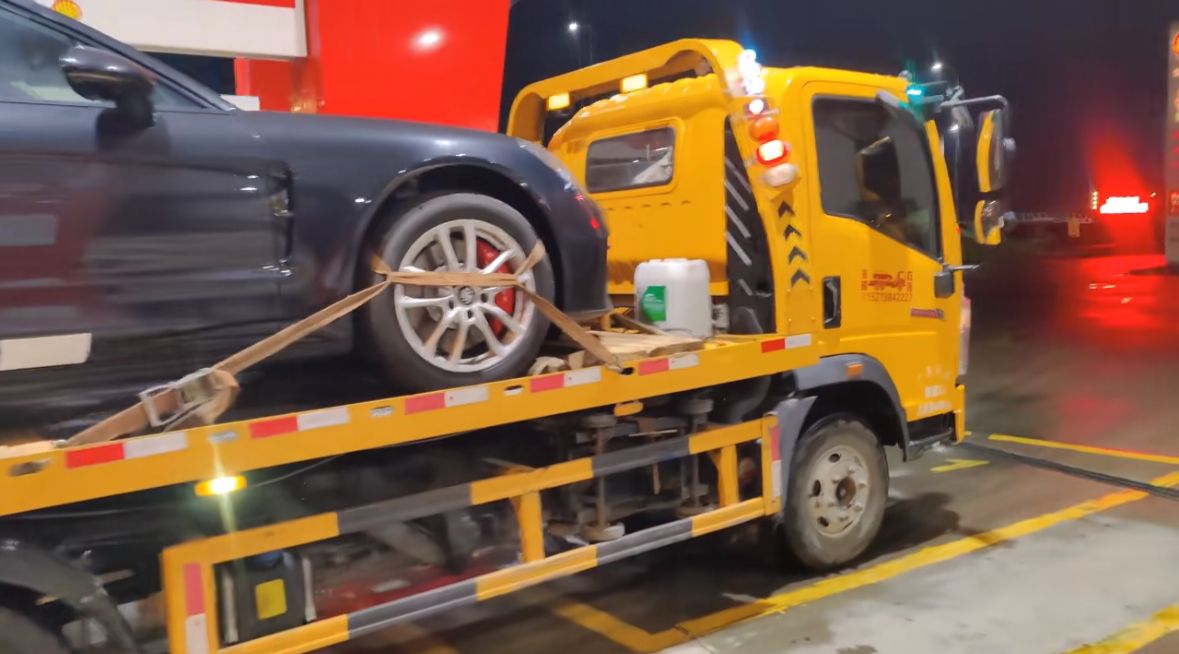 中卫行车途中遇到突发状况该如何呼叫道路救援？